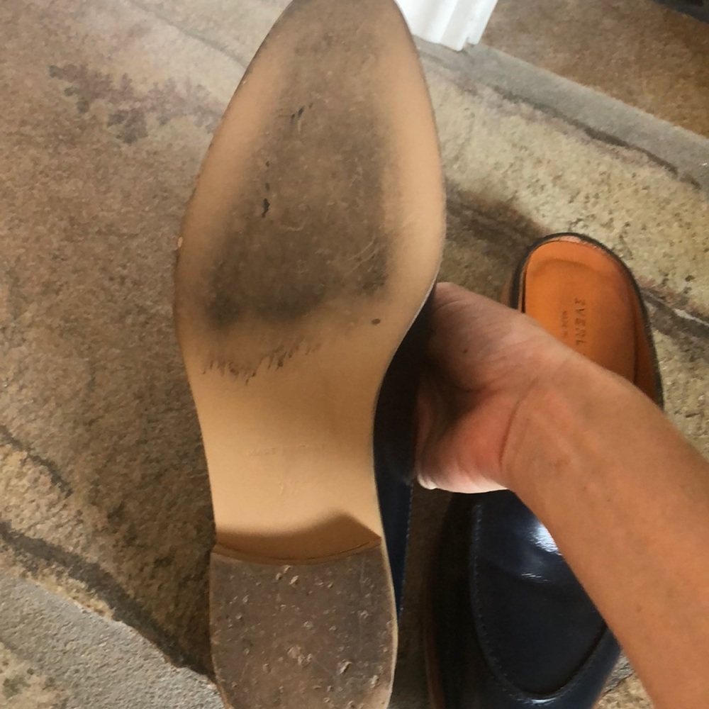 Everlane modern Loafer mule. Navy - Picture 2 of 7